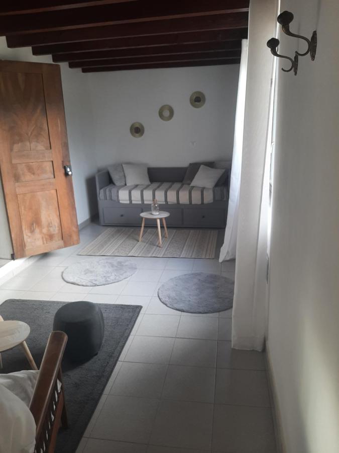 Gite A La Campagne Avec Piscine Biziat Экстерьер фото