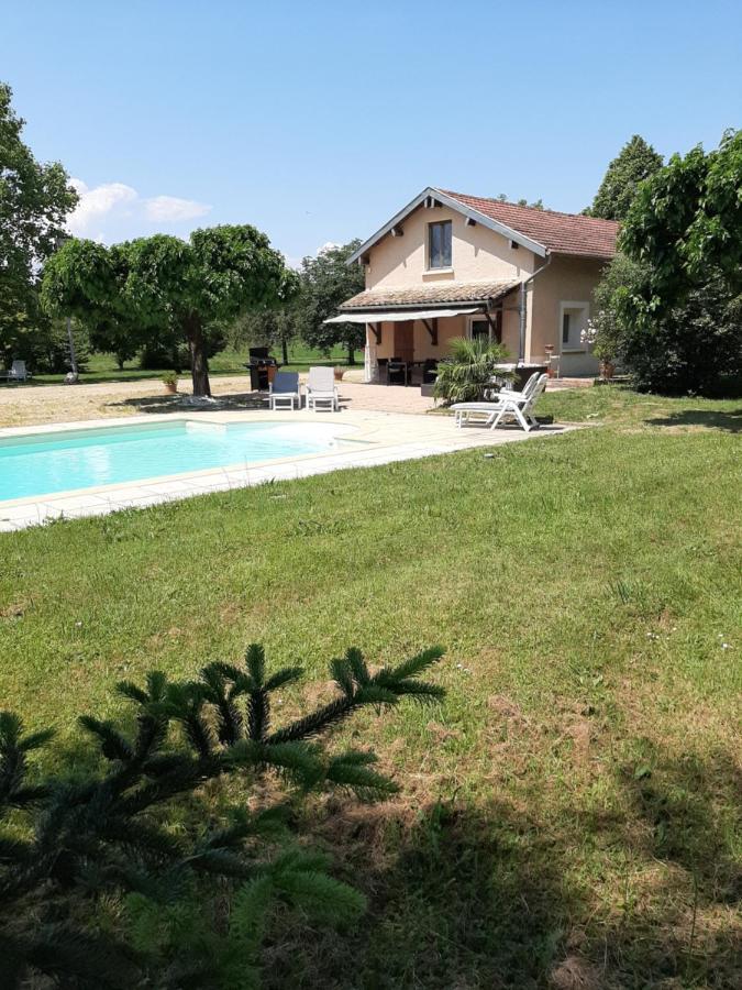 Gite A La Campagne Avec Piscine Biziat Экстерьер фото