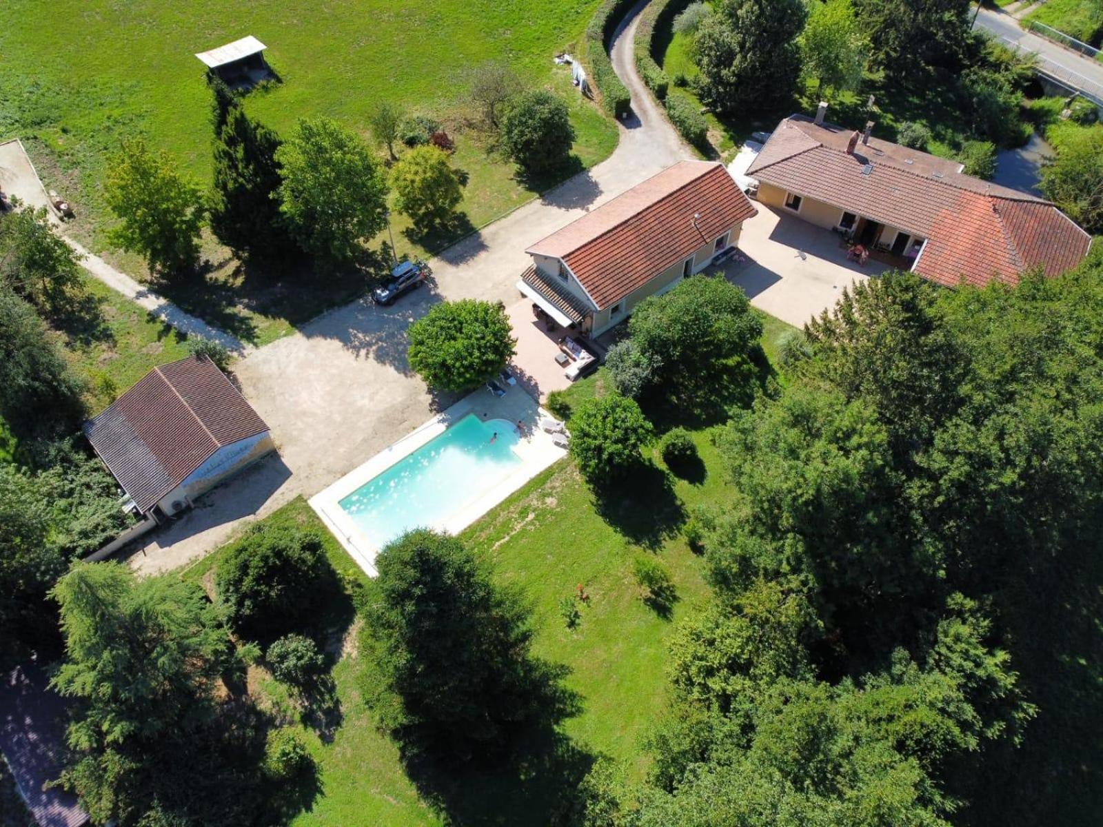 Gite A La Campagne Avec Piscine Biziat Экстерьер фото